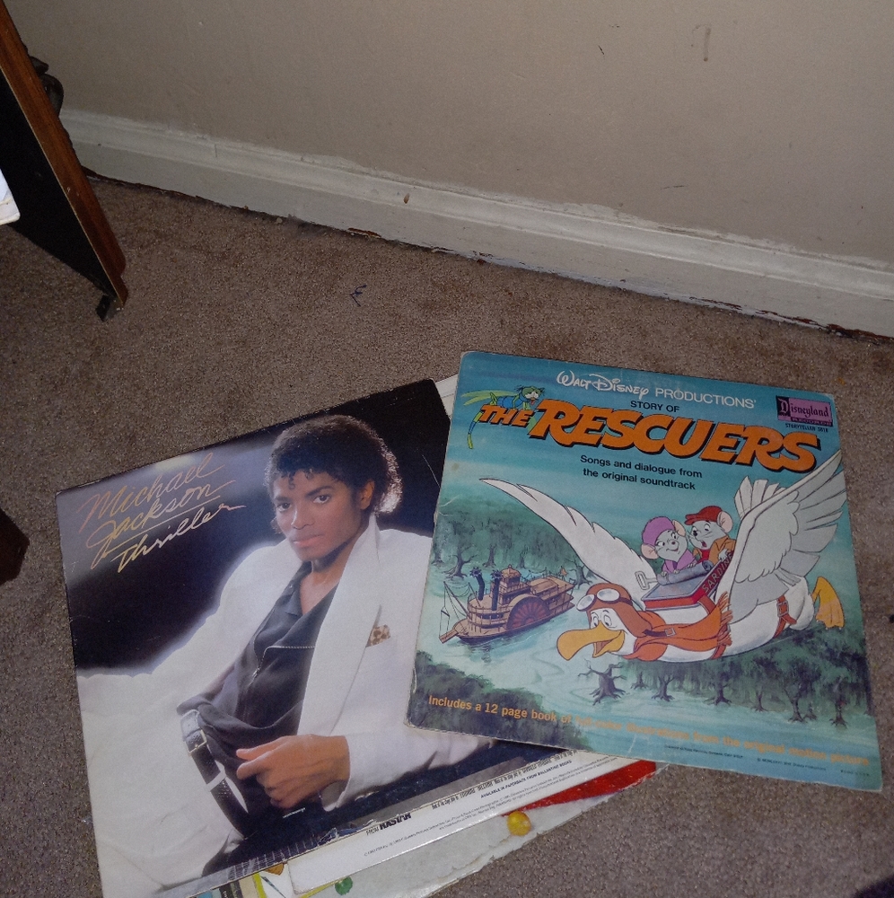 8 Vinyl records